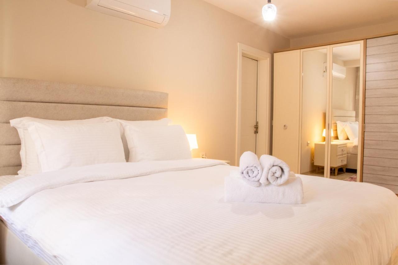Spacious Perfect Flat With Private Pool *