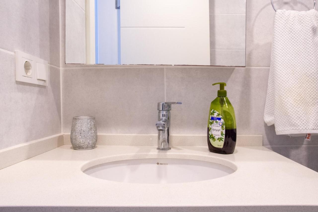 Spacious Perfect Flat With Private Pool Apartment *