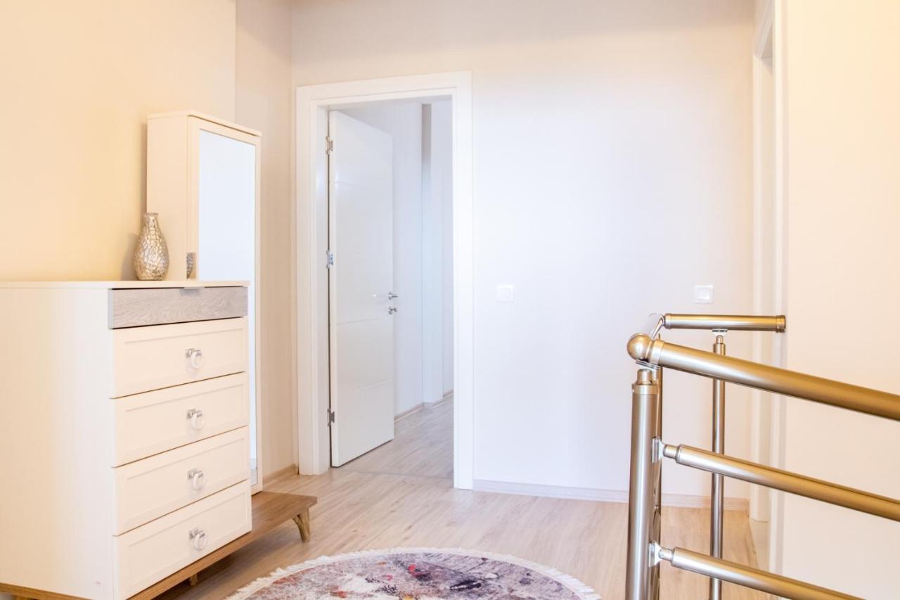 Spacious Perfect Flat With Private Pool Apartament Kusadası